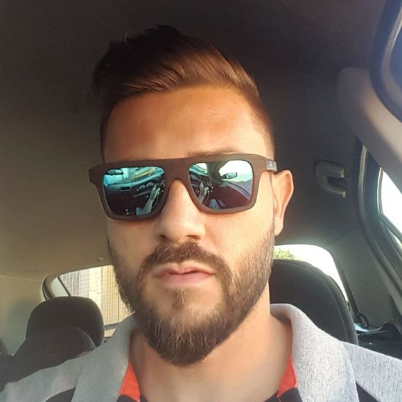 Meet your Posher, Fabricio - Picture 1 of 1